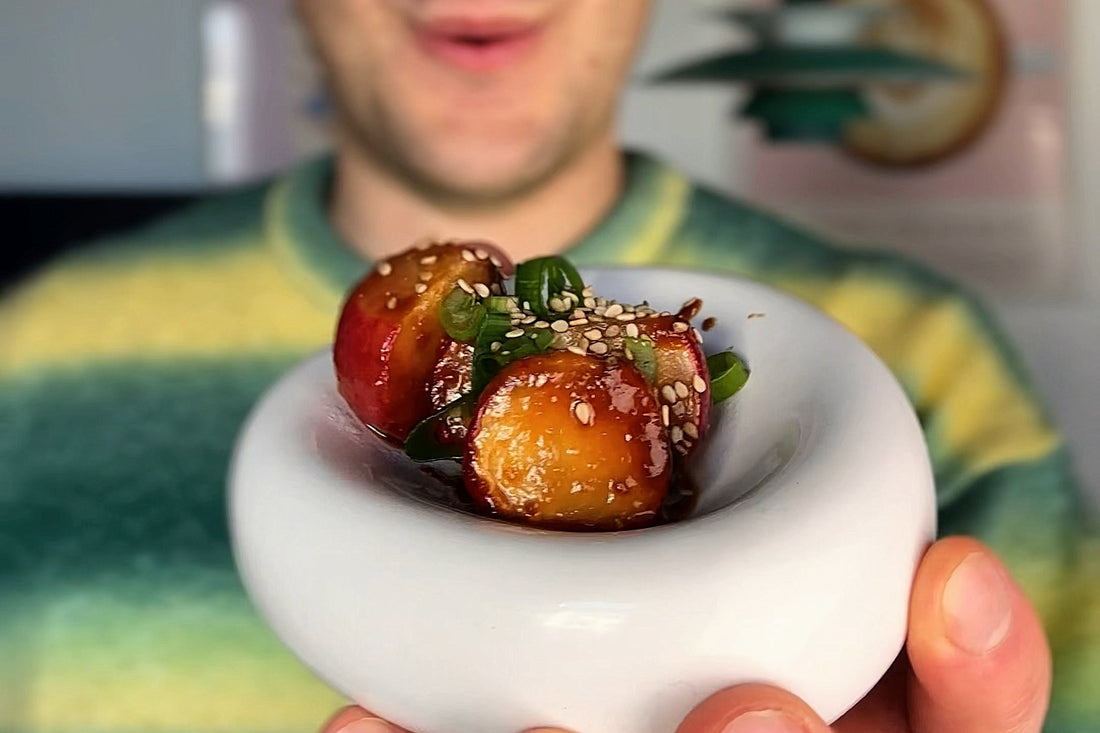 Miso-Ofen-Radieschen mit Frühlingszwiebel mit Orange Tonic